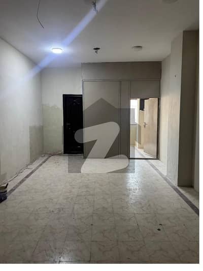 مین بلیوارڈ گلبرگ گلبرگ,لاہور میں 2 مرلہ Studio دفتر 35.0 ہزار میں کرایہ پر دستیاب ہے۔