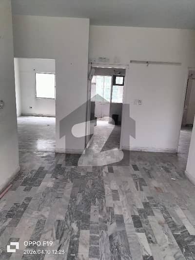 گلستانِِ جوہر ۔ بلاک 12 گلستانِ جوہر,کراچی میں 3 کمروں کا 7 مرلہ فلیٹ 65.0 ہزار میں کرایہ پر دستیاب ہے۔