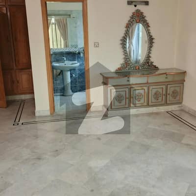 چکلالہ سکیم 3 چکلالہ سکیم,راولپنڈی میں 2 کمروں کا 6 مرلہ زیریں پورشن 35.0 ہزار میں کرایہ پر دستیاب ہے۔