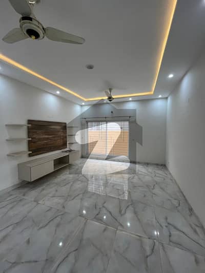 سرور روڈ کینٹ,لاہور میں 3 کمروں کا 1 کنال زیریں پورشن 2.0 لاکھ میں کرایہ پر دستیاب ہے۔