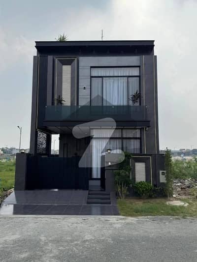 ڈی ایچ اے 9 ٹاؤن ڈیفنس (ڈی ایچ اے),لاہور میں 3 کمروں کا 5 مرلہ مکان 2.4 کروڑ میں برائے فروخت۔