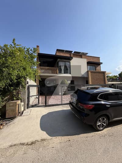 10 Bedroom House for Sale in F-7/2, Islamabad Prime Location