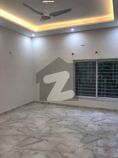 1 Kanal 3 Bedrooms Lower Portion Available For Rent In Sarwar Road Main Cantt