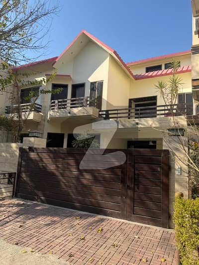 G-14/4 Double Story House Sun Face Ideal location 40x80 for sale