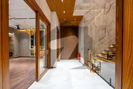 ڈی ایچ اے فیز 7 ڈیفنس (ڈی ایچ اے),لاہور میں 5 کمروں کا 1 کنال مکان 14.0 کروڑ میں برائے فروخت۔