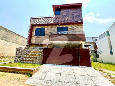 ایف ۔ 17 اسلام آباد میں 5 کمروں کا 8 مرلہ مکان 2.99 کروڑ میں برائے فروخت۔