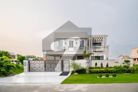 ڈی ایچ اے فیز 3 - بلاک زیڈ فیز 3,ڈیفنس (ڈی ایچ اے),لاہور میں 5 کمروں کا 1 کنال مکان 8.5 کروڑ میں برائے فروخت۔