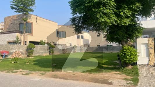 1 Kanal Plot Available in S Block DHA Phase 7 Best Price