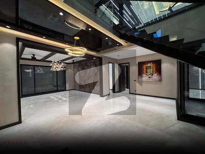 ڈی ایچ اے فیز 8 ڈیفنس (ڈی ایچ اے),لاہور میں 5 کمروں کا 1 کنال مکان 10.0 کروڑ میں برائے فروخت۔