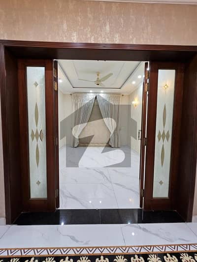 ڈی ایچ اے فیز 6 ڈیفنس (ڈی ایچ اے),لاہور میں 5 کمروں کا 1 کنال مکان 10.0 کروڑ میں برائے فروخت۔