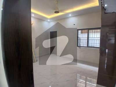 واپڈا ٹاؤن لاہور میں 3 کمروں کا 5 مرلہ مکان 2.5 کروڑ میں برائے فروخت۔