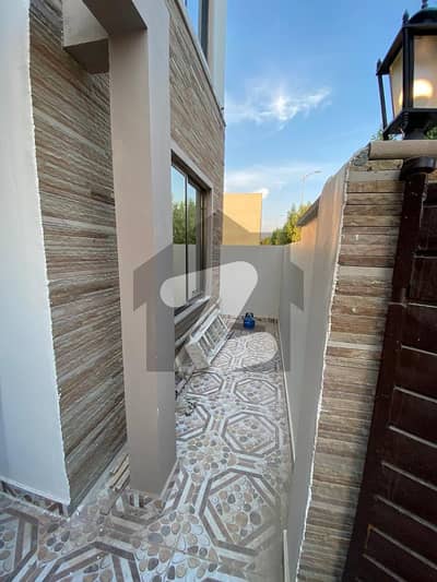 Aliblock 3bed rooms brandnew villa available for sale in very low price