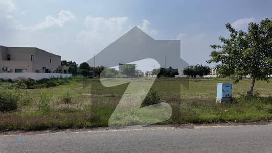 ڈی ایچ اے فیز 7 - بلاک ڈبلیو فیز 7,ڈیفنس (ڈی ایچ اے),لاہور میں 1 کنال رہائشی پلاٹ 3.95 کروڑ میں برائے فروخت۔