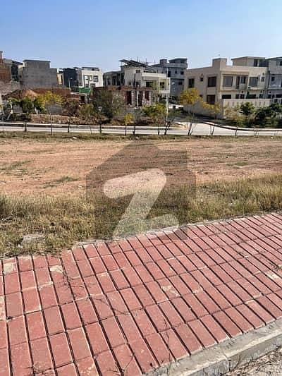 بحریہ ٹاؤن فیز 8 ۔ رفیع بلاک بحریہ ٹاؤن فیز 8,بحریہ ٹاؤن راولپنڈی,راولپنڈی میں 5 مرلہ رہائشی پلاٹ 70.0 لاکھ میں برائے فروخت۔