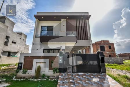 ڈی ایچ اے 9 ٹاؤن ڈیفنس (ڈی ایچ اے),لاہور میں 3 کمروں کا 5 مرلہ مکان 90.0 ہزار میں کرایہ پر دستیاب ہے۔