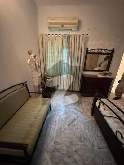 واپڈا ٹاؤن لاہور میں 5 کمروں کا 10 مرلہ مکان 4.5 کروڑ میں برائے فروخت۔ واپڈا ٹاؤن لاہور میں 5 کمروں کا 10 مرلہ مکان 4.5 کروڑ میں برائے فروخت۔