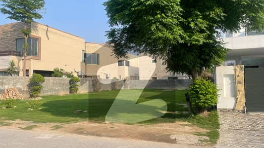 ڈی ایچ اے فیز 7 - بلاک کیو فیز 7,ڈیفنس (ڈی ایچ اے),لاہور میں 1 کنال رہائشی پلاٹ 2.65 کروڑ میں برائے فروخت۔