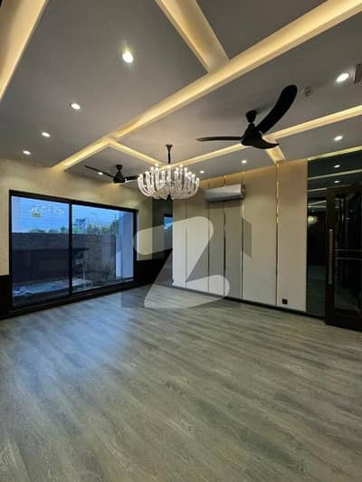 Beautiful Modern 1 Kanal House For Sale in DHA Phase 5