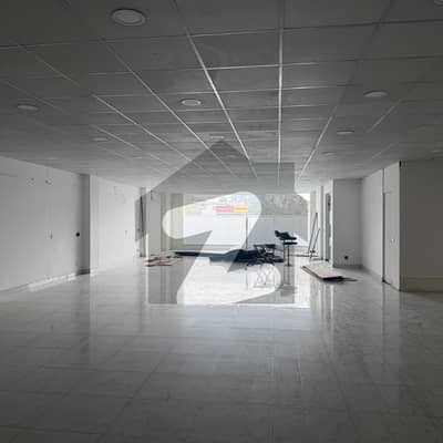 1 KANAL FIRST FLOOR TILE FLOORING AVAILABLE FOR RENT OPPOSITE EMPORIUM MALL
