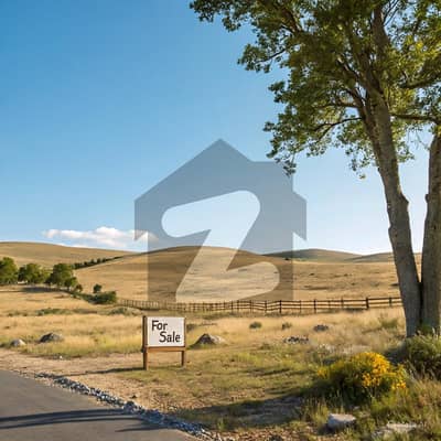PLOT FOR SALE 2000 YARDS DHA PHASE 8 OUTCLASS LOCATION BEST FOR HOMEMAKERS