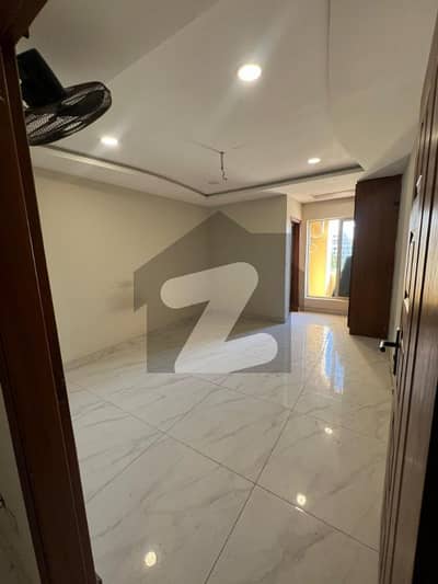 بحریہ ٹاؤن فیز 8 بحریہ ٹاؤن راولپنڈی,راولپنڈی میں 1 کمرے کا 2 مرلہ فلیٹ 26.0 ہزار میں کرایہ پر دستیاب ہے۔