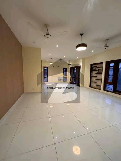 ڈی ایچ اے فیز 4 ڈی ایچ اے ڈیفینس,کراچی میں 3 کمروں کا 1 کنال بالائی پورشن 1.8 لاکھ میں کرایہ پر دستیاب ہے۔