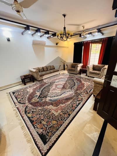 ای ۔ 11 اسلام آباد میں 6 کمروں کا 16 مرلہ مکان 9.0 کروڑ میں برائے فروخت۔