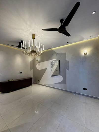 10 Marla Portion Available For Rent In Bahria Town Lahore