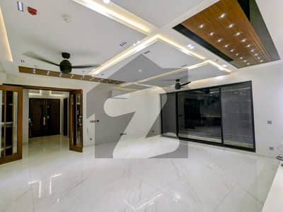 ڈی ایچ اے فیز 7 ڈیفنس (ڈی ایچ اے),لاہور میں 5 کمروں کا 1 کنال مکان 11.5 کروڑ میں برائے فروخت۔