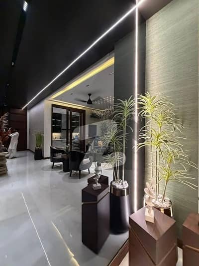 ڈی ایچ اے فیز 7 - بلاک ٹی فیز 7,ڈیفنس (ڈی ایچ اے),لاہور میں 4 کمروں کا 10 مرلہ مکان 6.25 کروڑ میں برائے فروخت۔