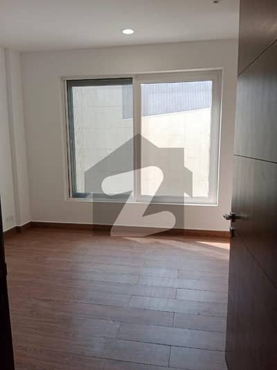 پینٹا سکوائر بائے ڈی ایچ اے لاهور ڈی ایچ اے فیز 5,ڈیفنس (ڈی ایچ اے),لاہور میں 1 کمرے کا 5 مرلہ فلیٹ 1.5 لاکھ میں کرایہ پر دستیاب ہے۔