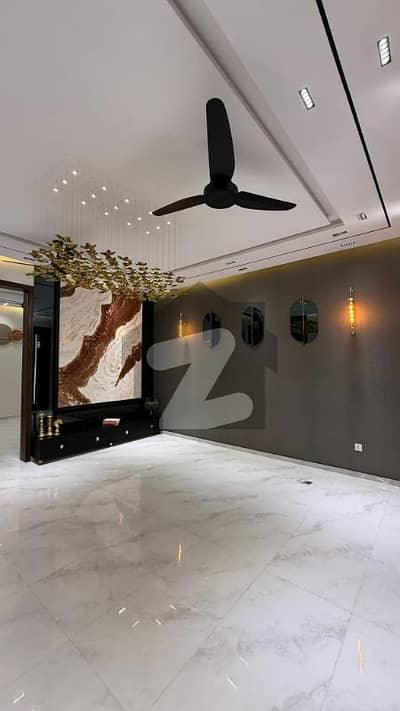 10 Marla Portion Available For Rent In Bahria Town Lahore