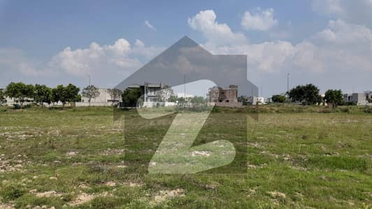 ڈی ایچ اے فیز 7 - بلاک یو فیز 7,ڈیفنس (ڈی ایچ اے),لاہور میں 10 مرلہ رہائشی پلاٹ 2.35 کروڑ میں برائے فروخت۔
