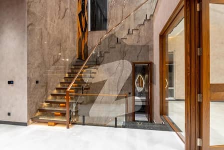 ڈی ایچ اے فیز 7 - بلاک ٹی فیز 7,ڈیفنس (ڈی ایچ اے),لاہور میں 6 کمروں کا 1 کنال مکان 7.9 کروڑ میں برائے فروخت۔