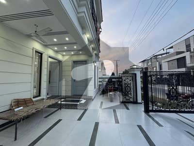 10 MARLA BRAND NEW HOUSE FOR SALE