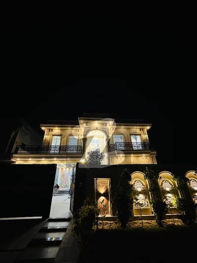 ڈی ایچ اے فیز 1 ۔ سیکٹر ایچ ڈی ایچ اے فیز 1,ڈی ایچ اے ڈیفینس,ملتان میں 5 کمروں کا 1 کنال مکان 5.25 کروڑ میں برائے فروخت۔