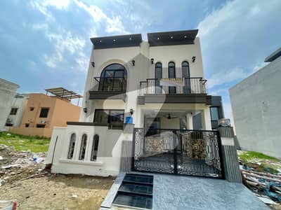 ڈی ایچ اے 11 رہبر سیکٹر 2 ڈی ایچ اے 11 رہبر,لاہور میں 3 کمروں کا 5 مرلہ مکان 2.65 کروڑ میں برائے فروخت۔