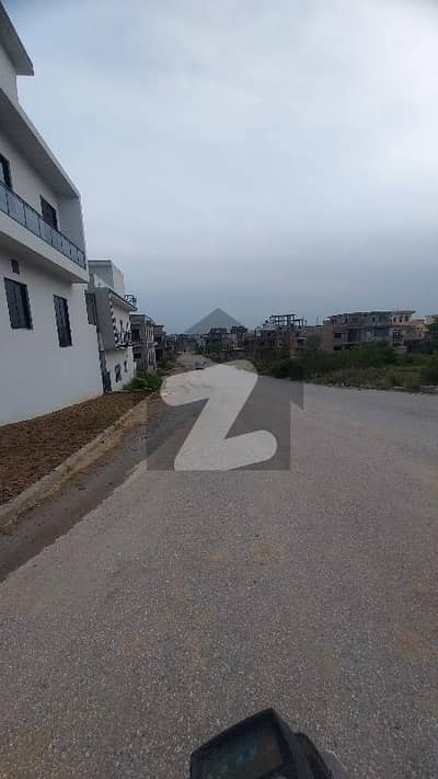 جناح گارڈنز ایف ای سی ایچ ایس,اسلام آباد میں 5 مرلہ رہائشی پلاٹ 1.0 کروڑ میں برائے فروخت۔