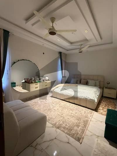 کلفٹن ۔ بلاک 5 کلفٹن,کراچی میں 6 کمروں کا 19 مرلہ فلیٹ 12.0 کروڑ میں برائے فروخت۔