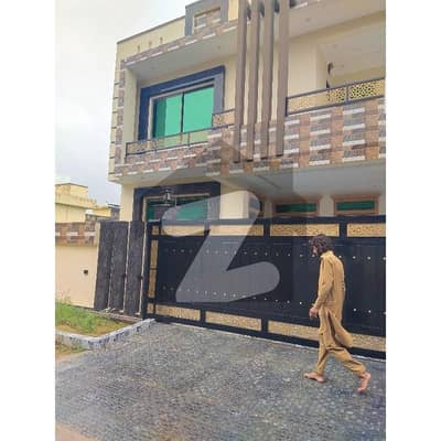 جی ۔ 15 اسلام آباد میں 6 کمروں کا 12 مرلہ مکان 5.7 کروڑ میں برائے فروخت۔