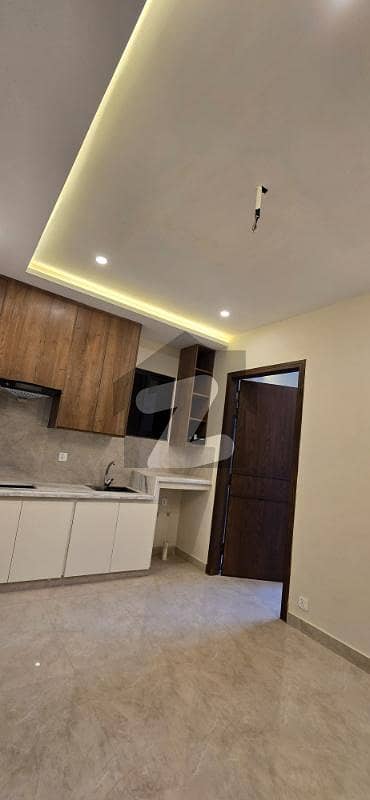 One bed Non Furnished Apartment available for Rent