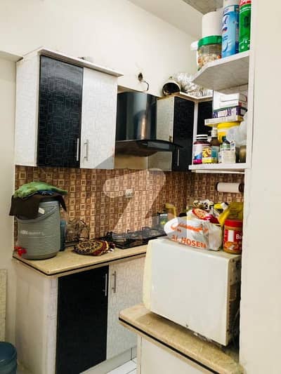 گلستانِِ جوہر ۔ بلاک اے 3 گلستانِ جوہر,کراچی میں 2 کمروں کا 4 مرلہ فلیٹ 1.3 کروڑ میں برائے فروخت۔