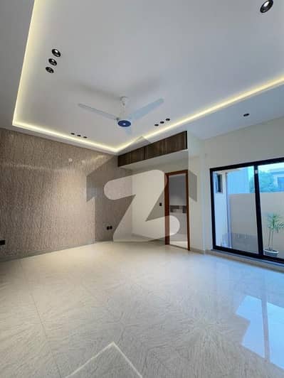 8 Marla Beautiful Upper Portion for Rent Prime Location Shah Jamal commission 1 month rent no bargaining please original video available