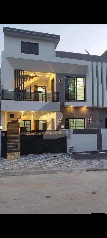 جناح گارڈنز ایف ای سی ایچ ایس,اسلام آباد میں 4 کمروں کا 5 مرلہ مکان 2.75 کروڑ میں برائے فروخت۔