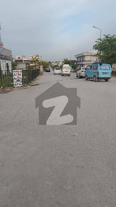 Jinnah Garden Phase 1 Islamabad Lop clear Plot Available For Sale Main Boulevard Carpeted Road Near Mall Of Imarat Ready to Construction