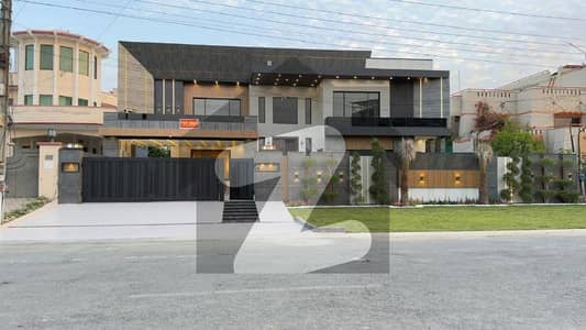 Luxury Mansion for Sale Valencia Town, Lahore 2 kanal house for sale 6 cinema hall swimming pool