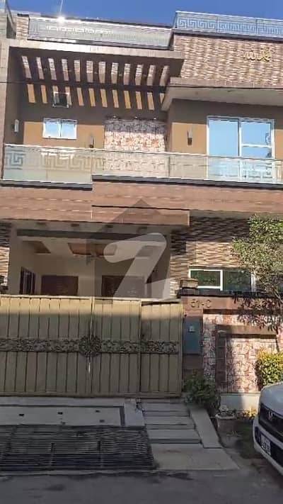 بینکرز ہاؤسنگ سوسائٹی - بلاک سی بینکرز کوآپریٹو ہاؤسنگ سوسائٹی,لاہور میں 5 کمروں کا 5 مرلہ مکان 2.45 کروڑ میں برائے فروخت۔