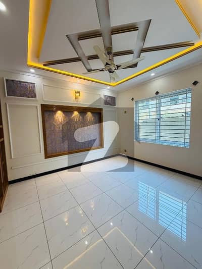 گرین ایونیو اسلام آباد میں 6 کمروں کا 12 مرلہ مکان 2.0 لاکھ میں کرایہ پر دستیاب ہے۔