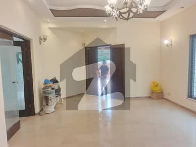 خدا بخش کالونی کینٹ,لاہور میں 5 کمروں کا 1 کنال مکان 2.0 لاکھ میں کرایہ پر دستیاب ہے۔