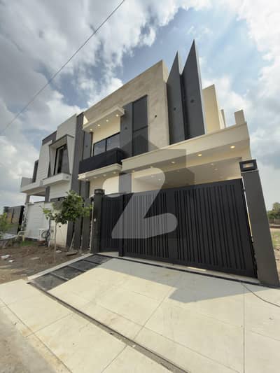 ڈی ایچ اے فیز 1 ۔ سیکٹر وی ڈی ایچ اے فیز 1,ڈی ایچ اے ڈیفینس,ملتان میں 4 کمروں کا 8 مرلہ مکان 2.5 کروڑ میں برائے فروخت۔ ڈی ایچ اے فیز 1 ۔ سیکٹر وی ڈی ایچ اے فیز 1,ڈی ایچ اے ڈیفینس,ملتان میں 4 کمروں کا 8 مرلہ مکان 2.5 کروڑ میں برائے فروخت۔